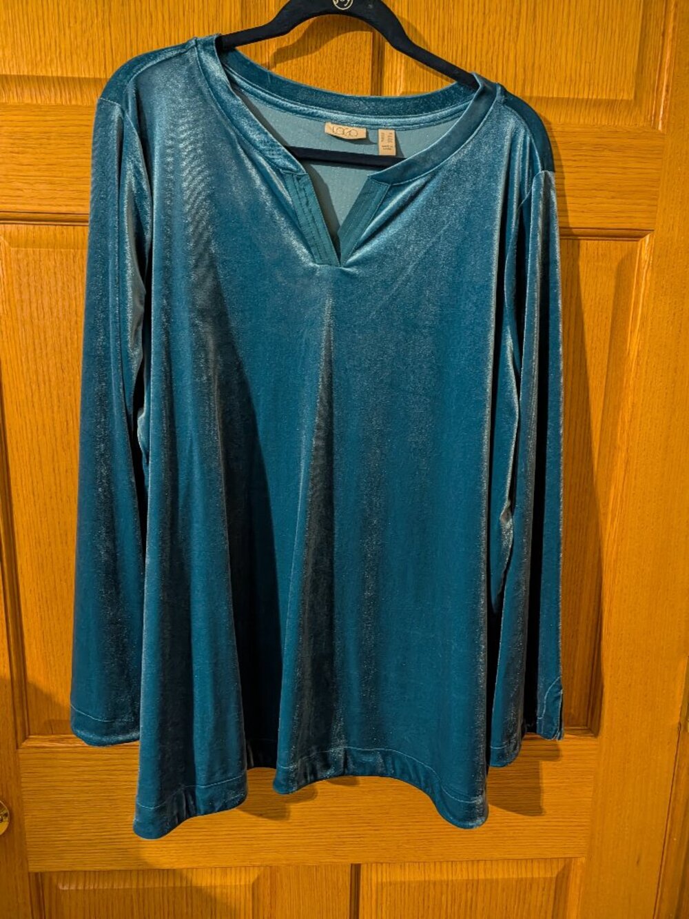 LOGO by Lori Goldstein Velvet Pullover Teal
